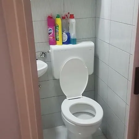 Una *