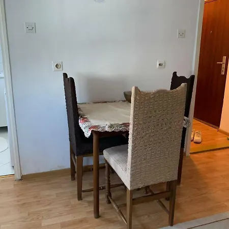 شقة Una